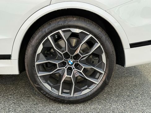 New 2026 BMW X7 M60i w/ Executive Package image 17