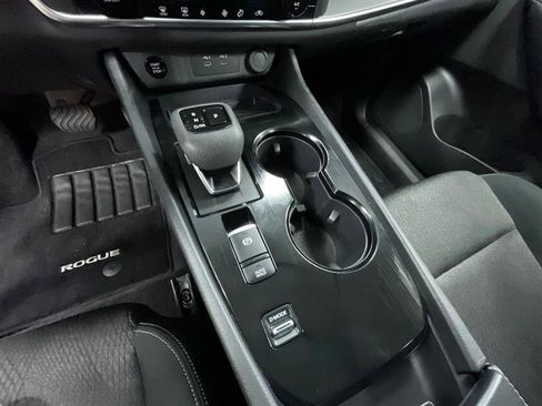 Used 2024 Nissan Rogue SV FWD image 15