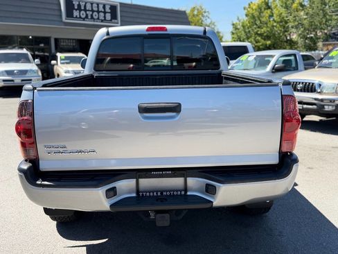 Used 2014 Toyota Tacoma 4x4 Regular Cab image 18