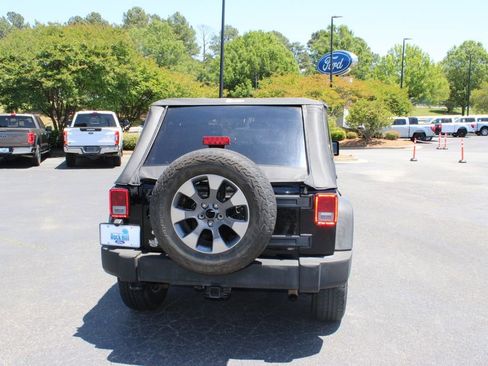 Used 2012 Jeep Wrangler Unlimited Sport AWD/4WD image 14
