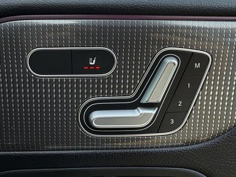 Used 2020 Mercedes-Benz GLB 250 4MATIC image 29