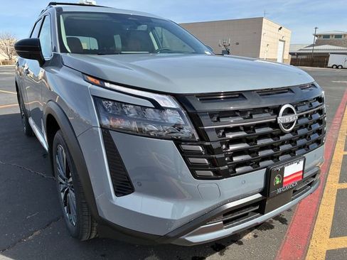 New 2026 Nissan Pathfinder Platinum image 8