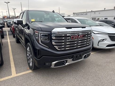 Used 2023 GMC Sierra 1500 Denali w/ Denali Reserve Package image 3