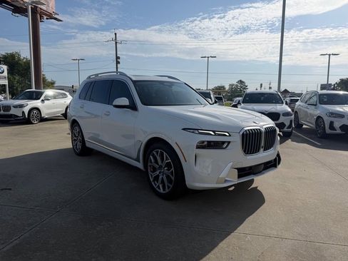 Certified 2025 BMW X7 xDrive40i w/ Premium Package AWD/4WD image 5