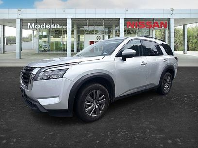 Certified 2024 Nissan Pathfinder SV