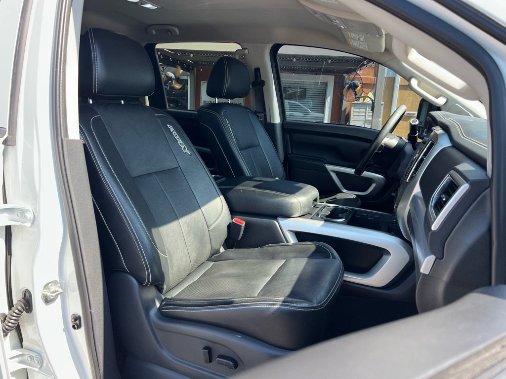 Used 2018 Nissan Titan PRO-4X w/ Pro-4x Convenience Package AWD/4WD image 25