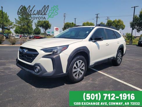 Used 2025 Subaru Outback Premium AWD/4WD image 1