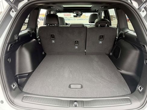 New 2026 Jeep Grand Cherokee Limited w/ Limited Altitude Package RWD image 9