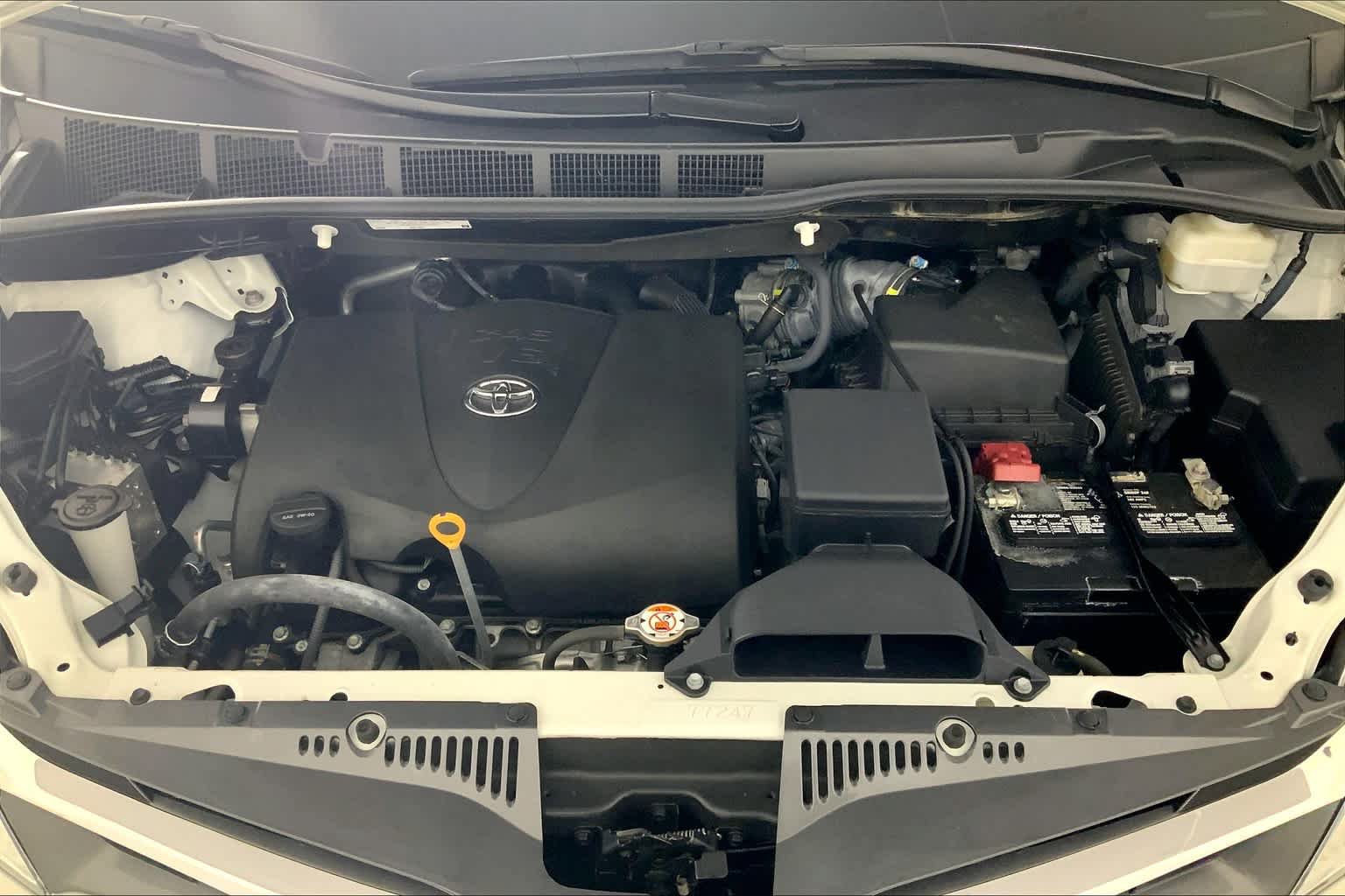 Used 2018 Toyota Sienna XLE Premium w/ Outdoor Package AWD/4WD image 32