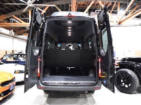 Used 2023 Mercedes-Benz Sprinter 2500 image 46