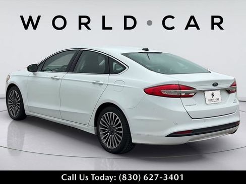 Used 2017 Ford Fusion SE w/ Fusion SE Technology Package FWD image 11