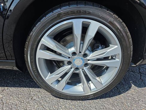 Used 2014 Mercedes-Benz E 350 4MATIC Sedan w/ Premium 1 Package image 36