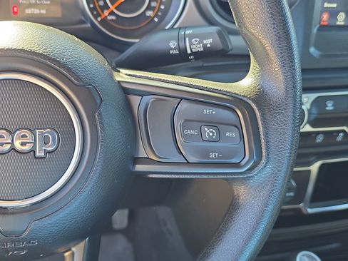 Used 2022 Jeep Gladiator Sport image 33