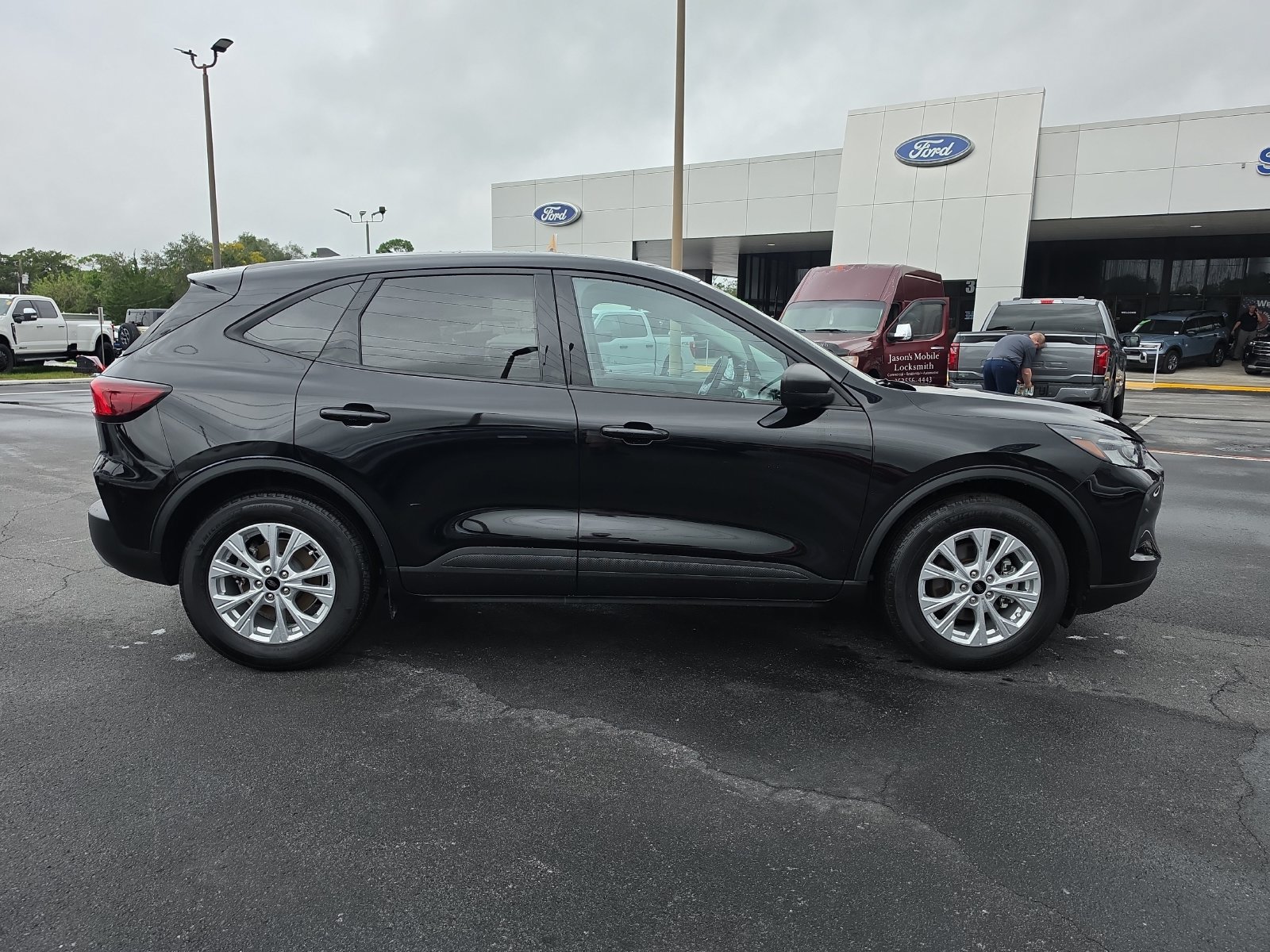 Certified 2025 Ford Escape Active FWD image 3