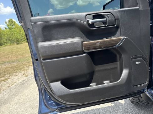 Used 2019 Chevrolet Silverado 1500 LT Trail Boss AWD/4WD image 10