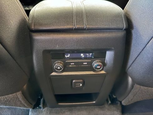Certified 2023 Chevrolet Traverse LT AWD/4WD image 16