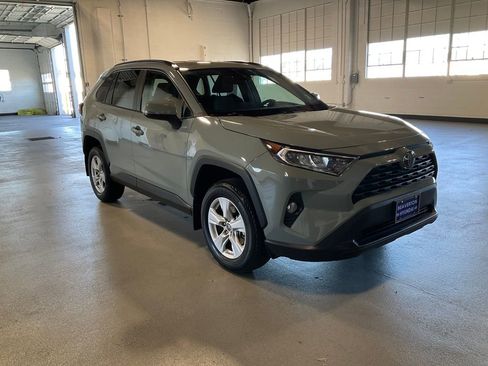 Used 2021 Toyota RAV4 XLE image 9
