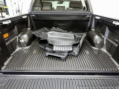 Used 2018 Toyota Tundra Limited image 22