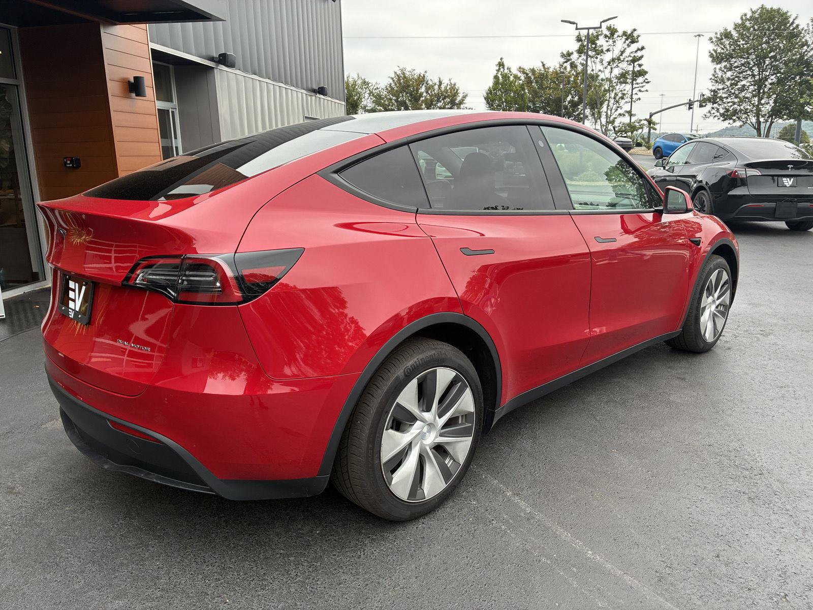 Used 2023 Tesla Model Y Long Range AWD/4WD image 6