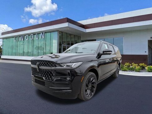New 2026 Lincoln Navigator L Reserve w/ Jet Appearance Package AWD/4WD image 4