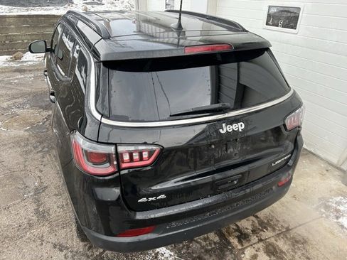 Certified 2022 Jeep Compass Limited image 4
