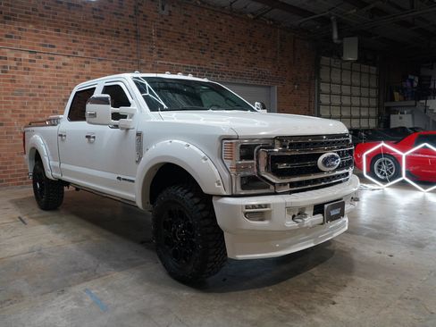 Used 2020 Ford F350 Platinum w/ FX4 Off-Road Package AWD/4WD image 3