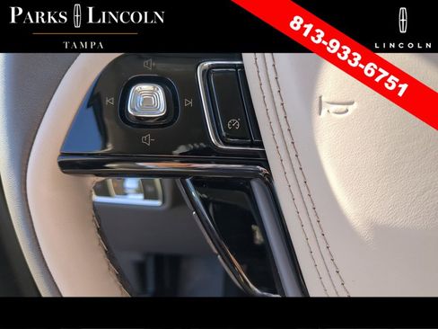 Used 2023 Lincoln Aviator Standard w/ Premium Package image 29