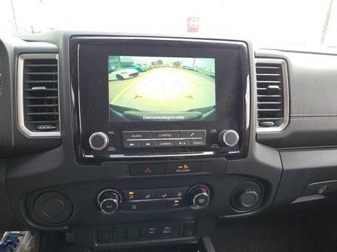 Used 2022 Nissan Frontier SV RWD image 9