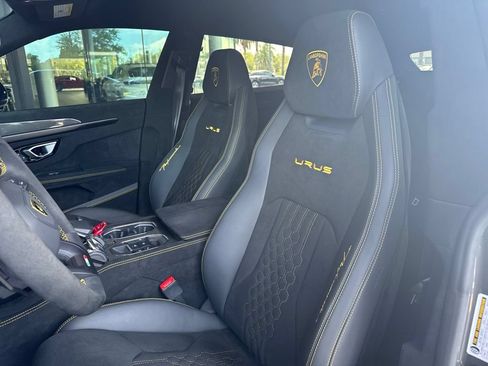 Used 2023 Lamborghini Urus Performante AWD/4WD image 6