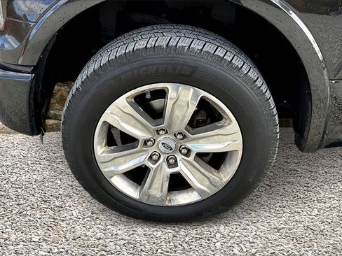 Used 2015 Ford F150 Platinum w/ Equipment Group 701A Luxury image 9