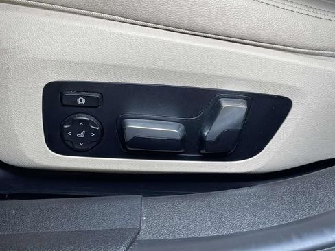 Used 2019 BMW 330i xDrive Sedan w/ M Sport Package AWD/4WD image 17