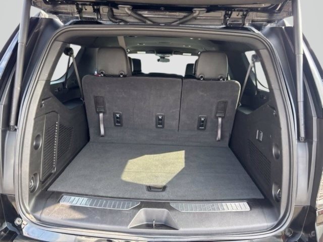 Used 2025 Chevrolet Suburban Z71 AWD/4WD image 38