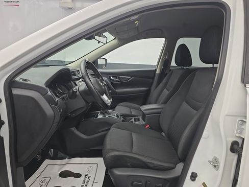 Used 2019 Nissan Rogue SV image 22