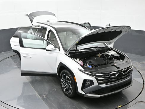 Certified 2025 Hyundai Tucson Limited image 46