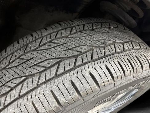 Used 2023 Chevrolet Traverse RS image 42