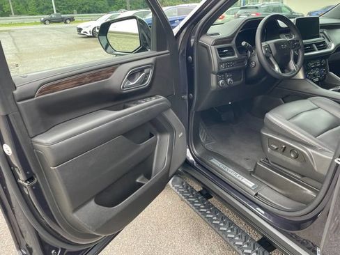 Used 2022 Chevrolet Tahoe Z71 w/ Luxury Package AWD/4WD image 11