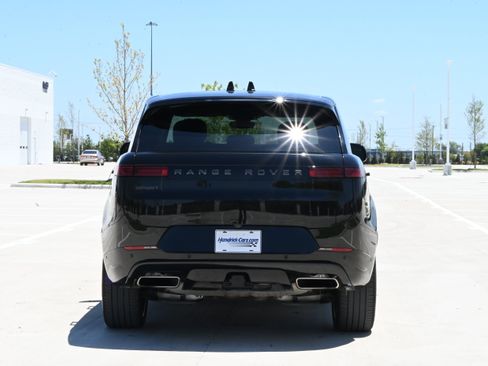Used 2025 Land Rover Range Rover Sport Dynamic SE AWD/4WD image 8