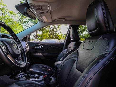 Used 2020 Jeep Cherokee Limited AWD/4WD image 9