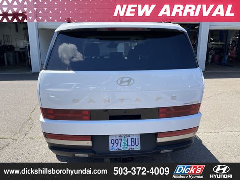 Used 2025 Hyundai Santa Fe Limited AWD/4WD image 4