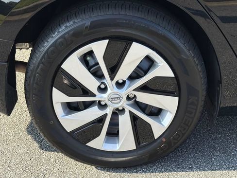Certified 2025 Nissan Altima 2.5 S FWD image 19