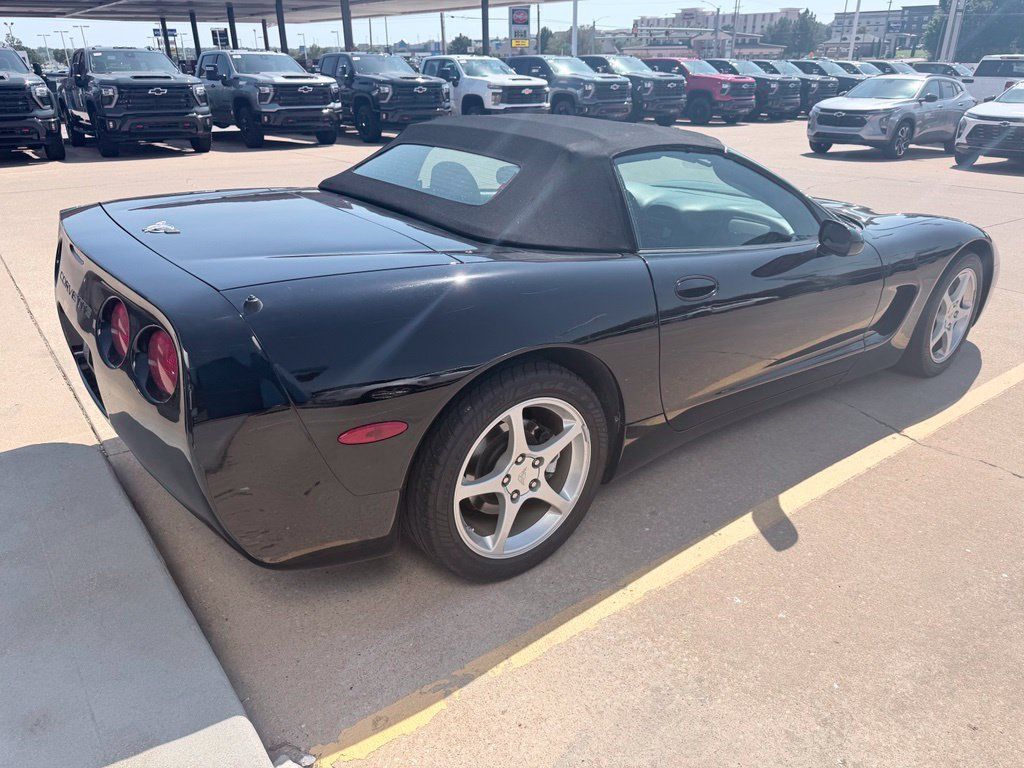 Used 2003 Chevrolet Corvette Convertible RWD image 3