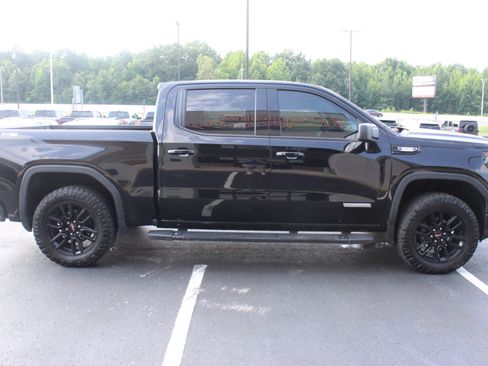 Used 2022 GMC Sierra 1500 Elevation w/ LPO, Elevation Black Package AWD/4WD image 5