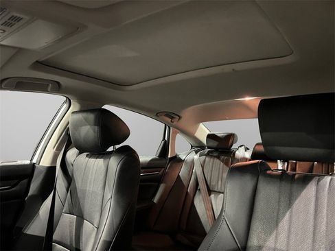 Used 2020 Honda Accord Touring image 37