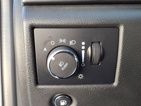 Used 2022 Jeep Grand Cherokee Laredo X image 15