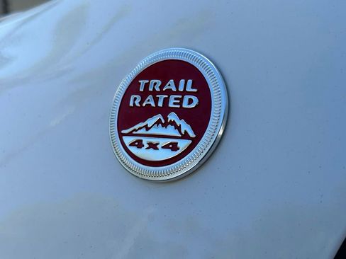 Used 2021 Jeep Cherokee Trailhawk w/ Trailer Tow Group AWD/4WD image 29