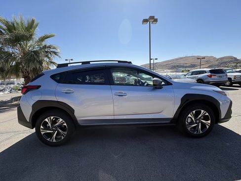 Used 2025 Subaru Crosstrek 2.0i Premium image 6