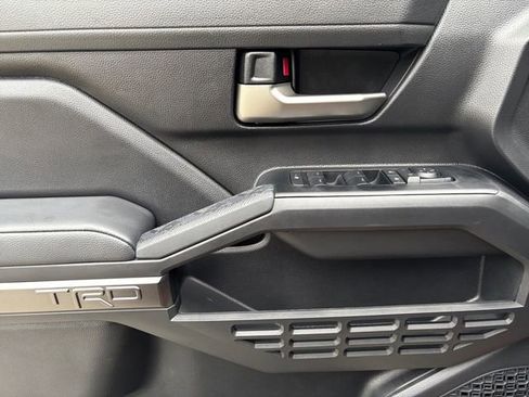 Used 2025 Toyota Tacoma TRD Off-Road image 16