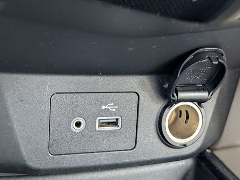 Used 2020 Nissan Rogue SV image 18