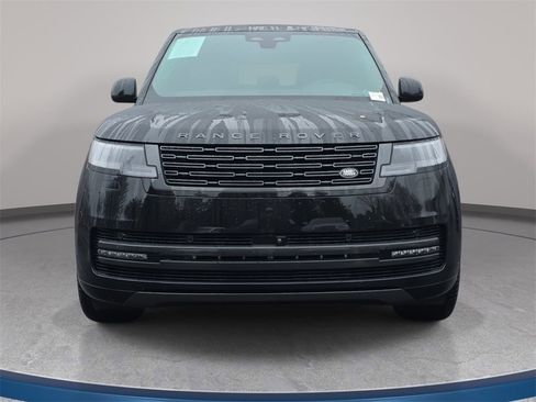 Used 2025 Land Rover Range Rover SE image 2