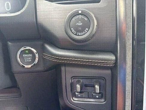 Used 2024 Ford Expedition Max Platinum image 40